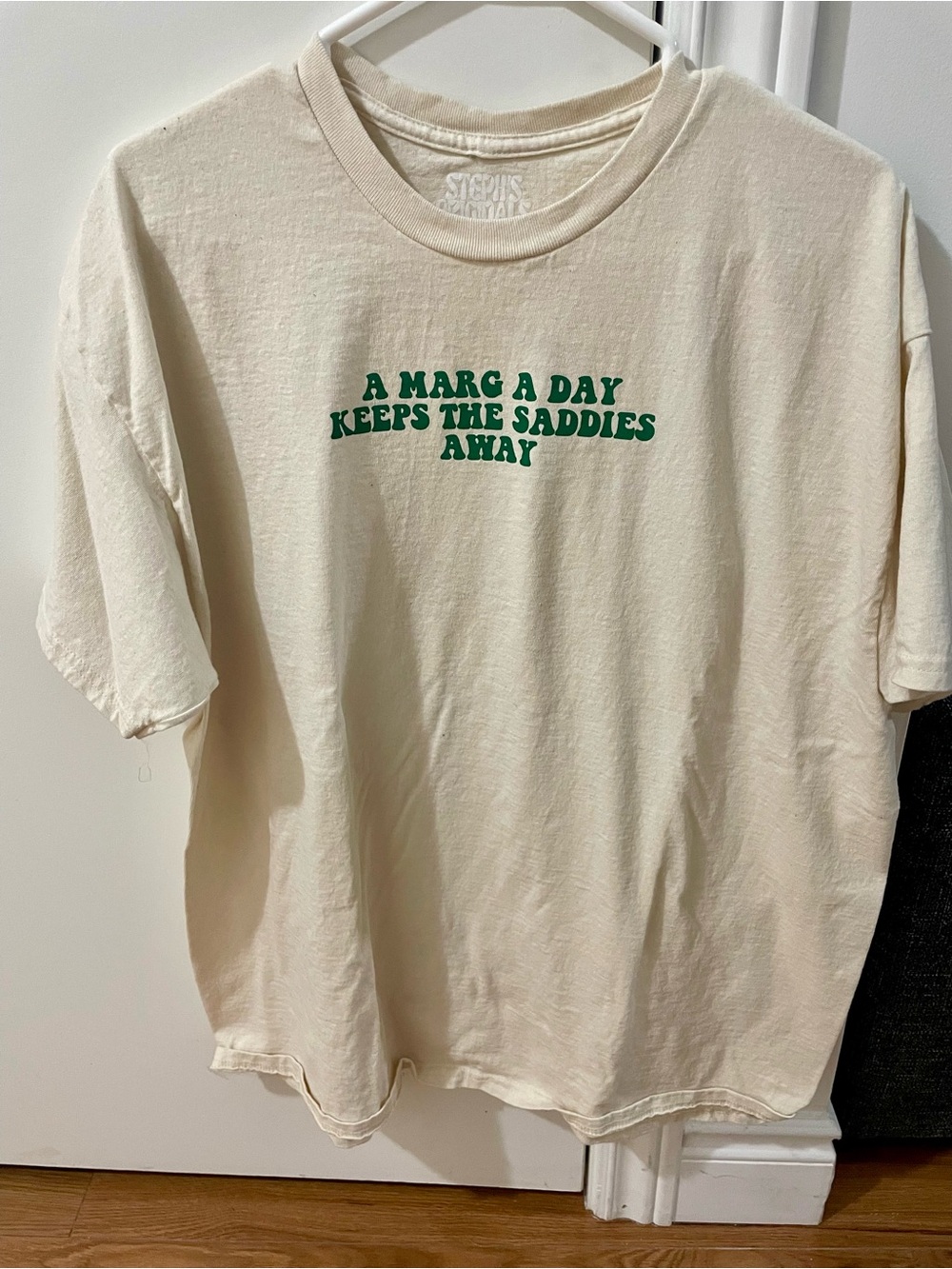 Short-Sleeve Graphic Tee Size XL